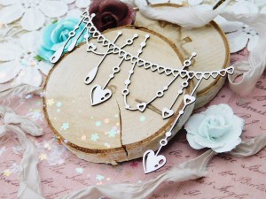 Tekturka "Kochaj" - Dekor z sercami większy 