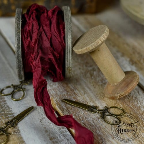 old-fashion-ribbons-christmas-burgundy.jpg