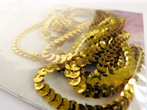 Tasiemka cekinowa złota