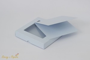 Pudełko na kartkę z okienkiem 15x15 + baza - błękitne   